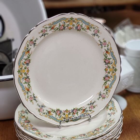 Vintage Crown Ivory Dinner plates, Fine China Floral Pattern - Sold Separately - Picture 2 of 10